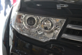 勁暢車燈改裝Q5透鏡歐司朗氙氣燈